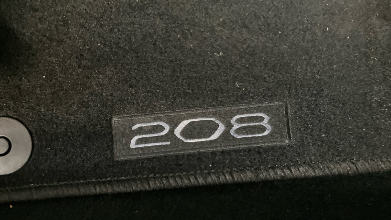 Peugeot 208 1.2 PureTech 100 Active Premium 5dr Petrol Hatchback